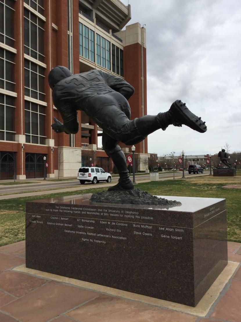 Billy Vessels Statue Base